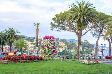 Santa Margherita Ligure şehir görünümüne güzel gün ışığı