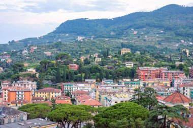 Santa Margherita Ligure şehir ve deniz için güzel günbatımı manzarası