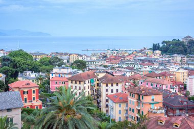 Santa Margherita Ligure şehir ve deniz için güzel günbatımı manzarası