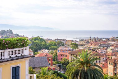 Yukarıdan sabah görünümüne bulutlu gün Santa Margherita Ligure