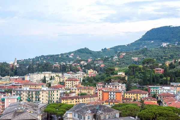Santa Margherita Ligure şehir ve deniz için güzel günbatımı manzarası