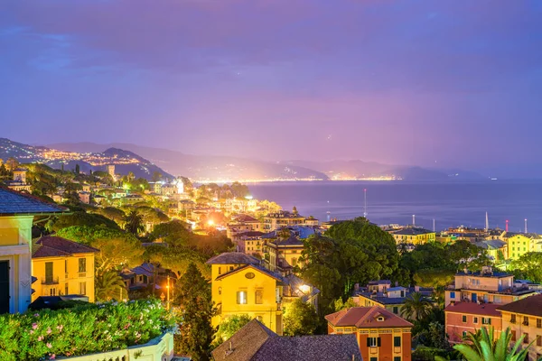 Vacker natt se till Santa Margherita Ligure staden och havet — Stockfoto