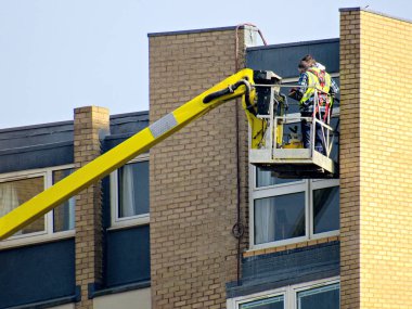 İki bina inşaat işçileri