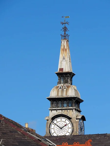 Rathaus und Uhr am Merseyside-Südhafen — Stockfoto