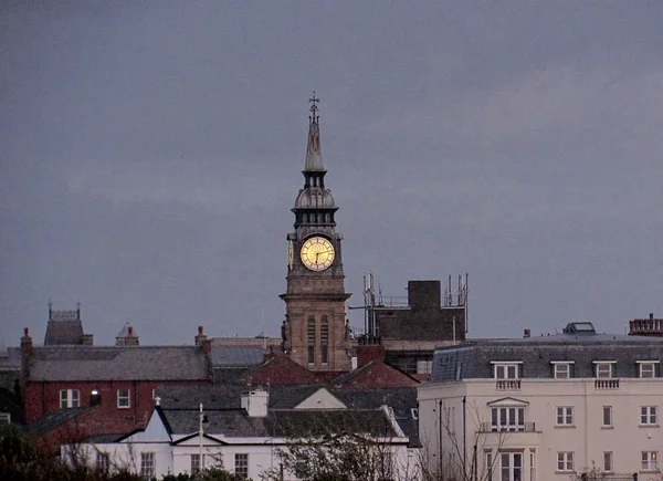 Rathaus und Uhr an der Merseyside — Stockfoto