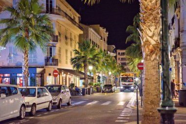 Monaco sokaklarında için güzel bir gece görünümü