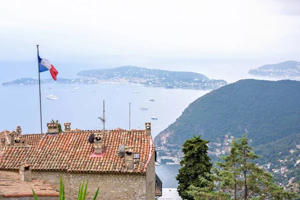 Vacker utsikt från toppen till Medelhavet och del av Eze villag — Stockfoto