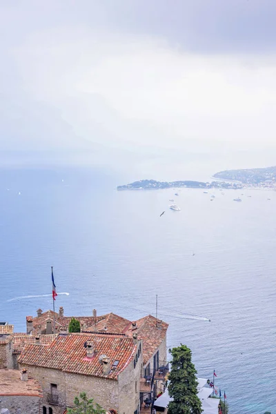 地中海とエズ集落の一部に上部からの眺め — ストック写真