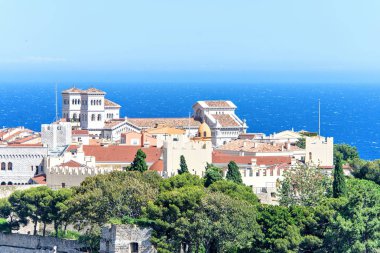 Chateau Grimaldi palace ile eski şehir görünümüne gün ışığı