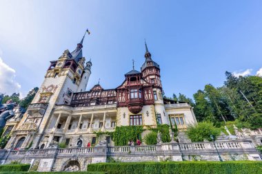 Alttan gün ışığı görünümüne Carl ilk Prens heykeli