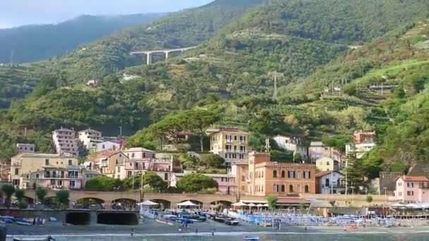 Playa Mar Azul Montañas Monterosso Mare Cinque Terre Italia Día — Vídeos de Stock