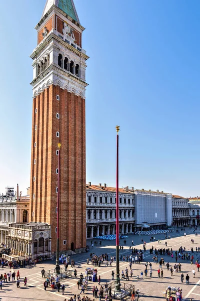 Daylight view to Saint Mark's Campanile and square — Stock Photo, Image