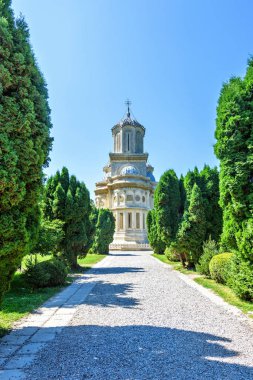 Gün ışığından yararlanma portre görünümüne yol Manastırı