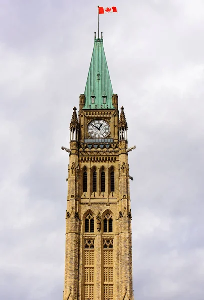 Tour de la paix dans la journée ensoleillée — Photo