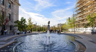 Vauquelin Meydanı 'ndaki çeşme