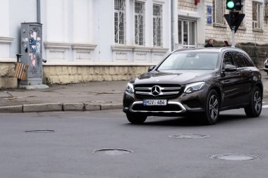 Central City sokaklarında yeni Mercedes SUv