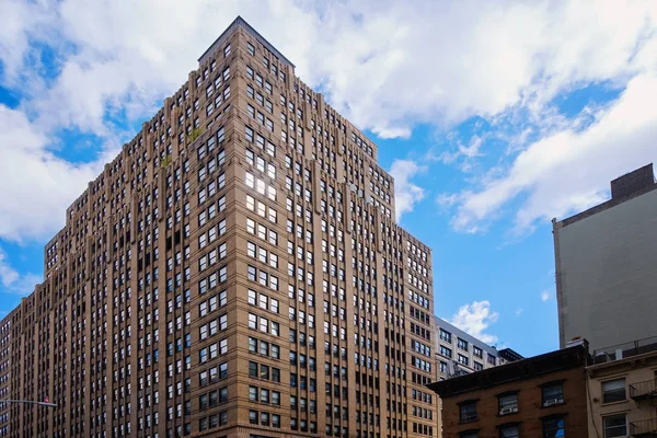 Office building on the Seventh and Fashion Ave — Stock Photo, Image