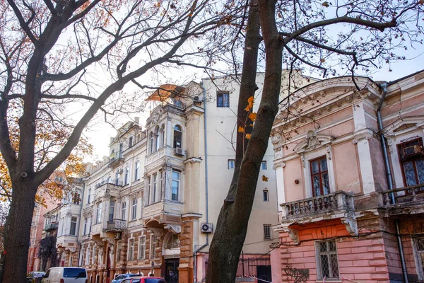 在敖德萨拍摄的多座古典风格的漂亮建筑 — 图库照片