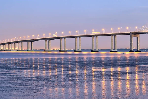 Lizbon 'da etkileyici bir köprünün çekimi