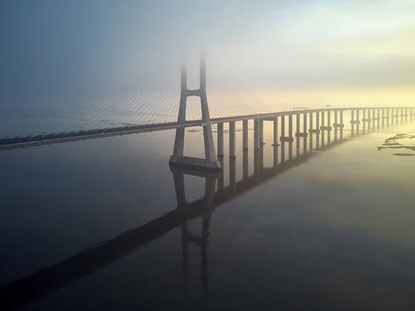 バスコ ダ ガマ橋リスボン ポルトガル — ストック写真