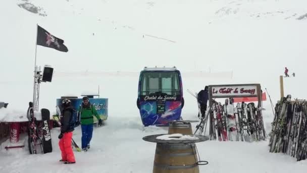 Saint Bon Tarentaise Frankrijk Januari 2020 Mensen Skipistes Bij Courchevel — Stockvideo
