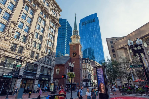 Calles y edificios altos de Boston — Foto de Stock