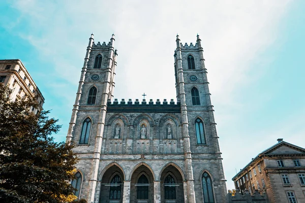 Stary kościół i architektura w Montrealu, Kanada — Zdjęcie stockowe