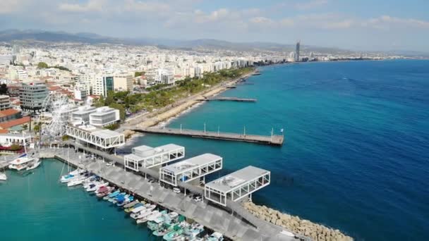塞浦路斯利马索尔市和马里纳港的Drone视图 — 图库视频影像