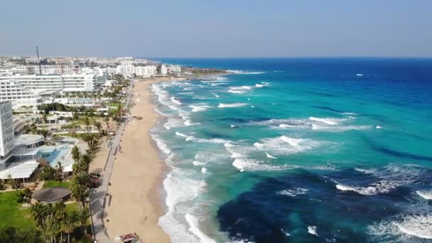 Drone Vista Água Mar Azul Com Ondas Praias Protaras Com — Vídeo de Stock