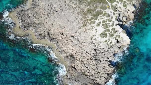 Vista Drone Azul Água Azul Azul Mar Chipre Ondas Fundo — Vídeo de Stock