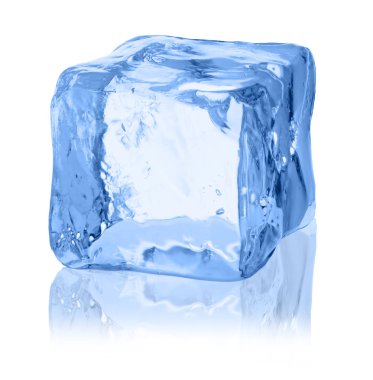 beyaz zemin üzerinde buz küpleri.