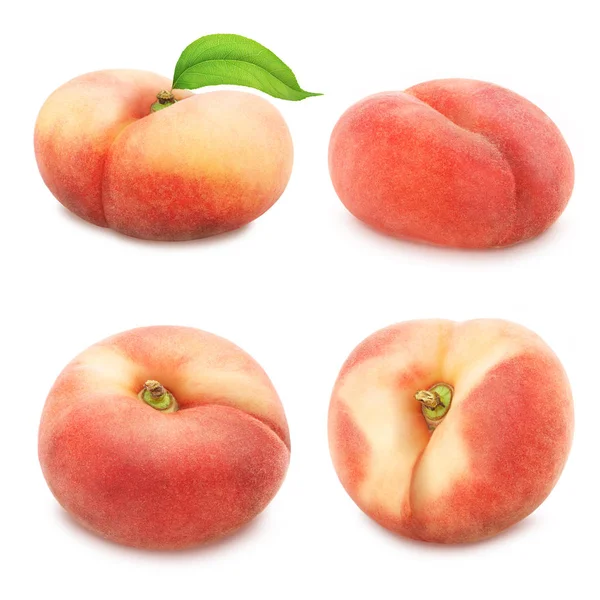 Uppsättning av platta persikor isolerad på vit. — Stockfoto
