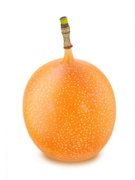 Hele granadilla geïsoleerd op een witte. Gedetailleerde Retouche. — Stockfoto