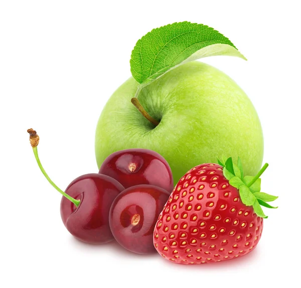 Πολύχρωμη σύνθεση με μούρα μήλου και κήπου - φράουλα και κεράσι, απομονωμένα σε λευκό φόντο με μονοπάτι κοπής. — Φωτογραφία Αρχείου
