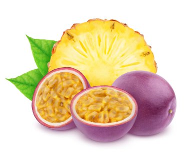 Egzotik meyveli kompozit görüntü - ananas ve tutku meyvesi beyaz arka planda izole. Tasarım ögesi olarak.