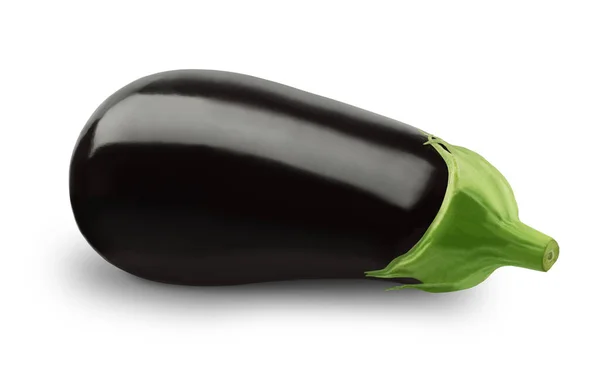 Hele aubergine of aubergine geïsoleerd op een witte achtergrond. — Stockfoto