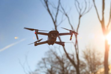 Uçuş modunda robot