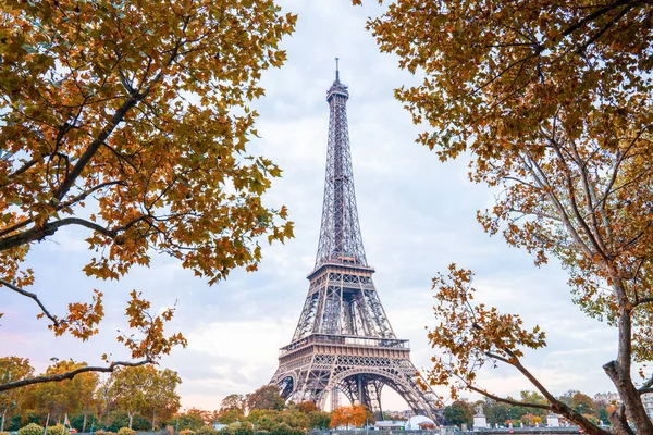 Torre Eiffel en París —  Fotos de Stock