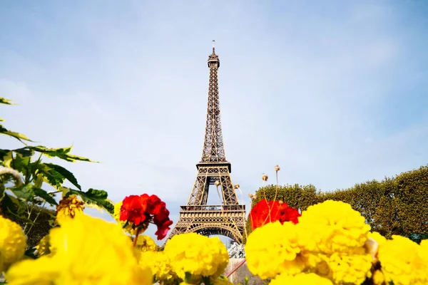 Paisaje urbano de París con torre Eiffel —  Fotos de Stock