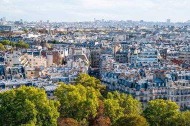 Paris güneşli ufuk çizgisi