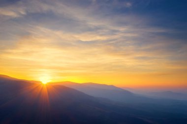Gün batımı. Doğal arkaplan.