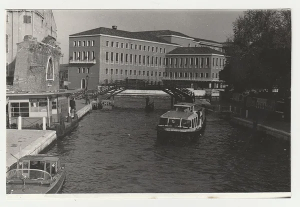 Foto vintage mostra a cidade italiana. Retro preto & fotografia branca . — Fotografia de Stock