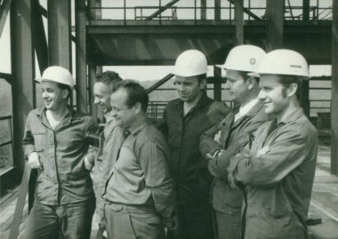 Retro fotoğraf inşaat işçileri gösterir. Vintage Fotoğraf.