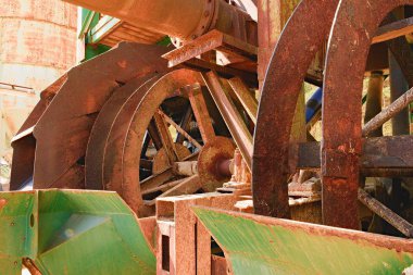 Rusty endüstriyel makine. Paslı parçalar. Closeup.