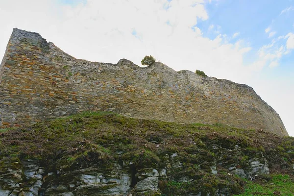 Ruínas da fortificação (baluarte). Baluarte medieval — Fotografia de Stock