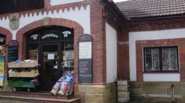 Köy salonu görünümünü. Köy ülke Dükkanı.