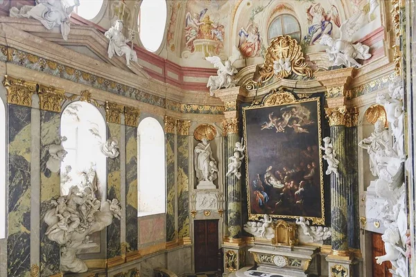 Замок Валтице в стиле барокко, ЮНЕСКО, национальная культурная достопримечательность — стоковое фото