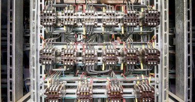 Elektrik Servisi paneli ile 3 fazlı Kontaktörler