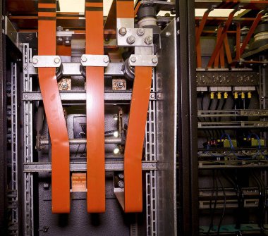 Dağıtım durumda büyük elektrik alüminyum bağlantısı