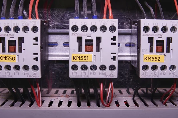 화면은 전기 접촉 기, Schrack 브랜드. 클로즈업. — 스톡 사진